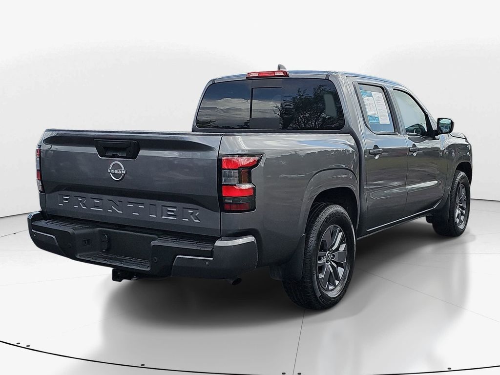 View vehicle photo 5