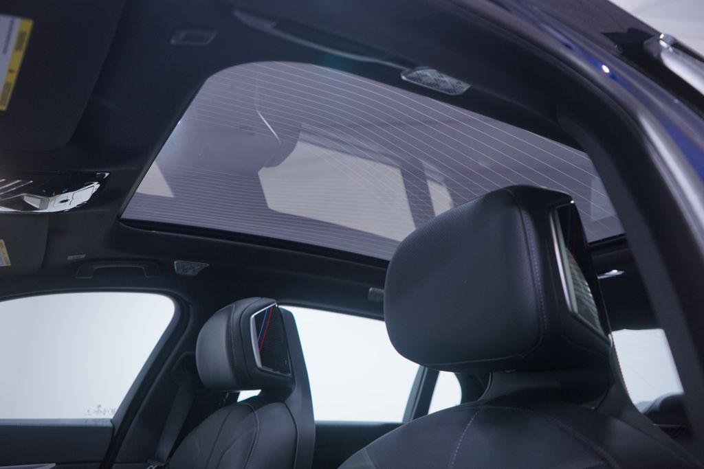 2025 BMW i7 eDrive50 8