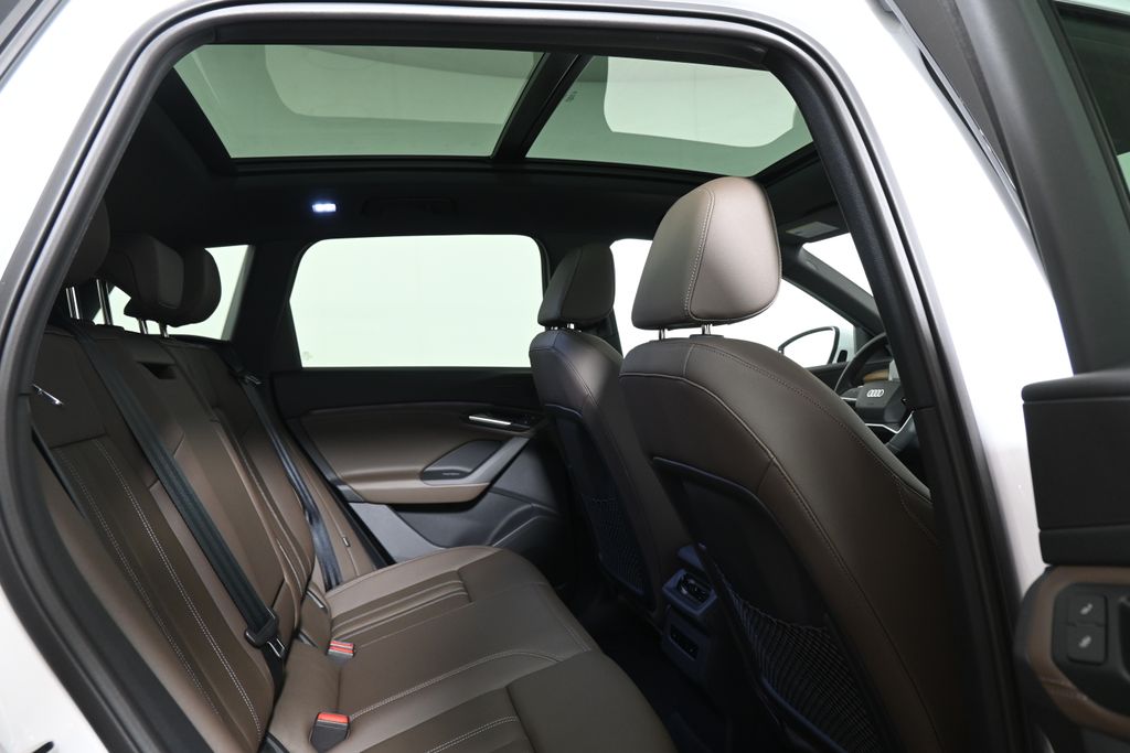 Thumbnail: 2025 Audi Q6 e-tron - 17