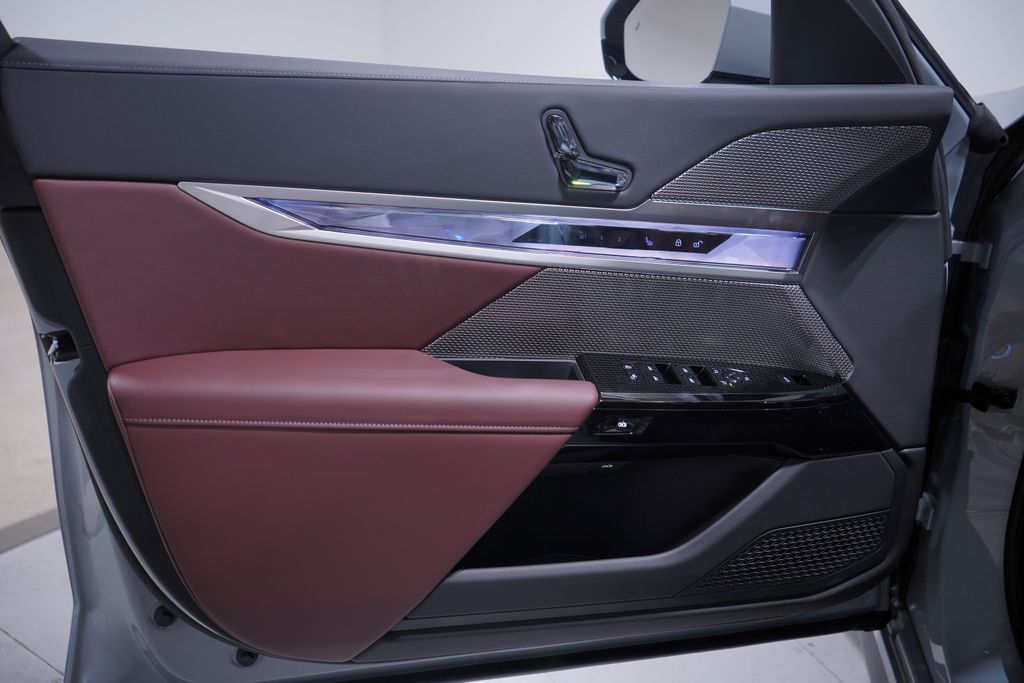 Thumbnail: 2025 BMW 7 Series - 16