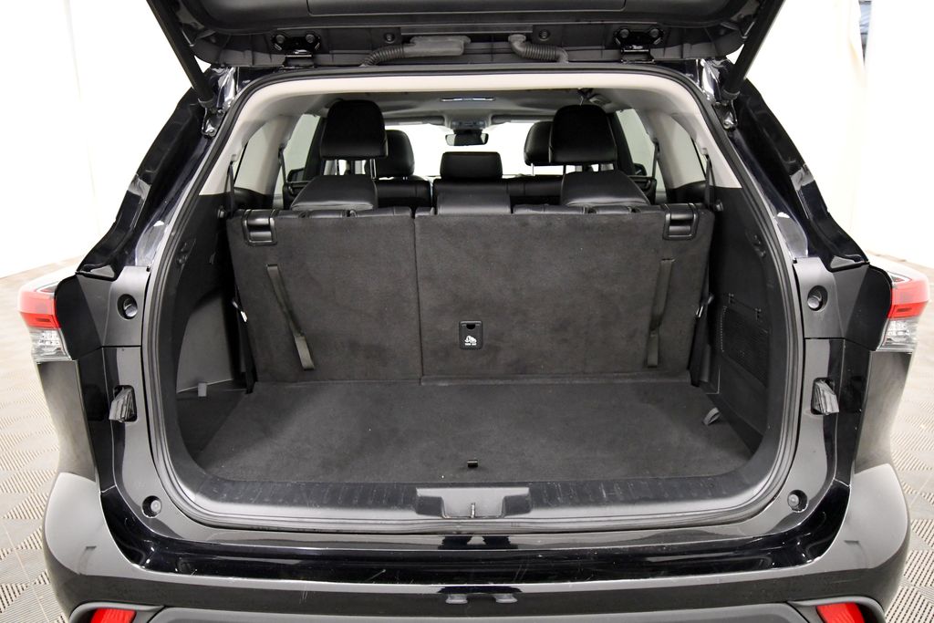 Used 2023 Toyota Highlander Hybrid SUV