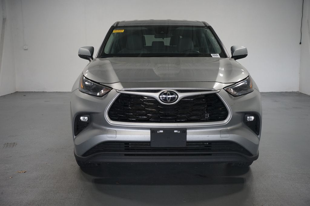 Thumbnail: 2023 Toyota Highlander - 2