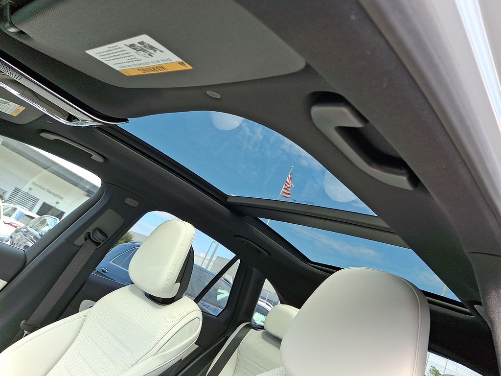 Thumbnail: 2026 Mercedes-Benz GLC - 10