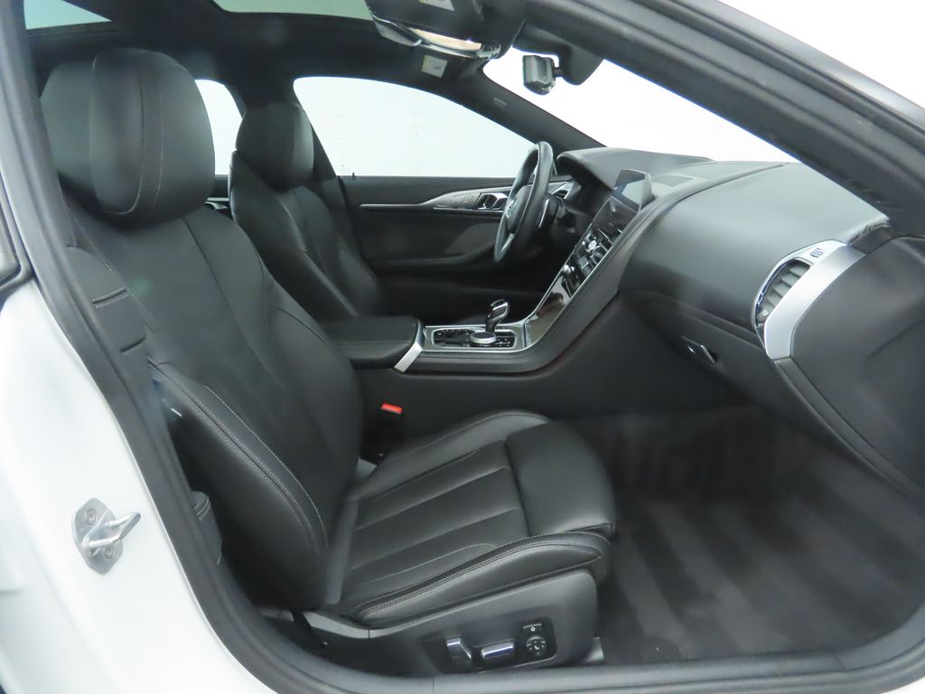 Thumbnail: 2020 BMW 8 Series - 21