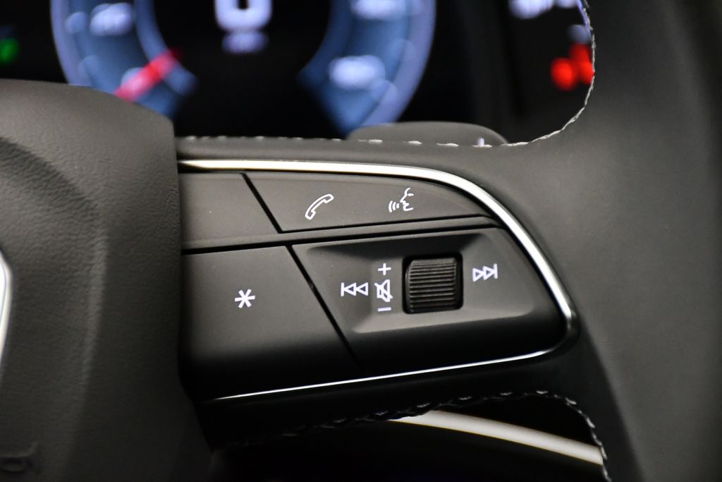 Thumbnail: 2026 Audi Q8 - 25