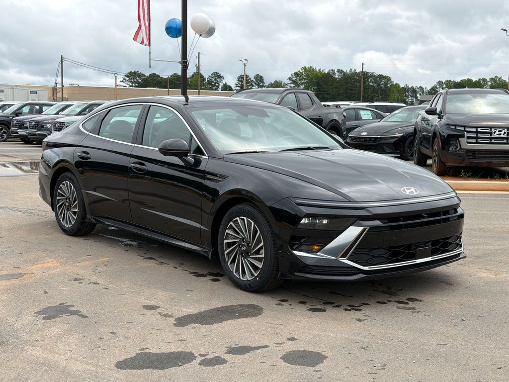 New 2026 Black Hyundai Limited image 4
