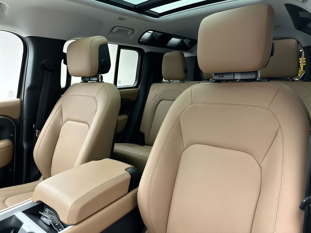 Thumbnail: 2025 Land Rover Defender - 22
