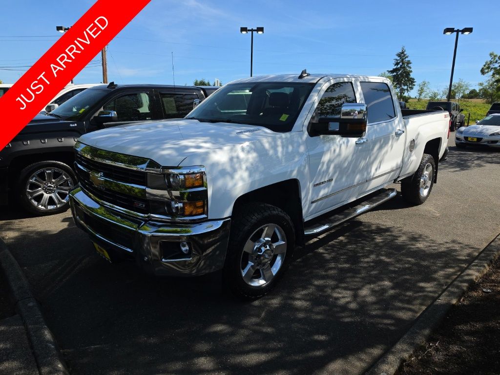 Summit White 2016 Chevrolet Silverado 2500HD LTZ Crew Cab 4WD Pickup Truck Four-Wheel Drive 6-Speed Automatic