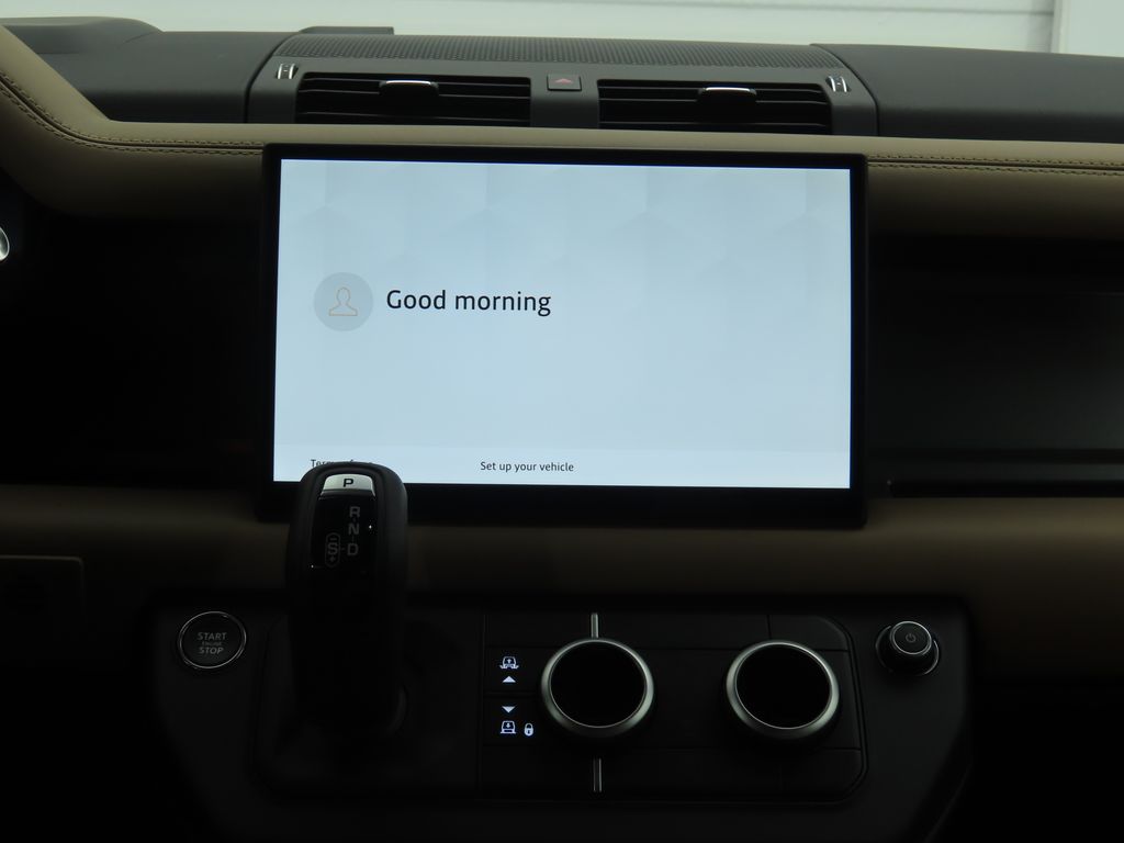 Thumbnail: 2025 Land Rover Defender - 15