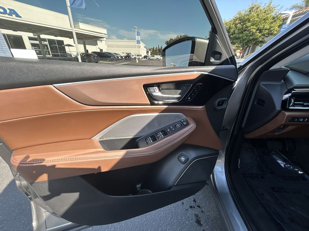 Thumbnail: 2023 Acura MDX - 13