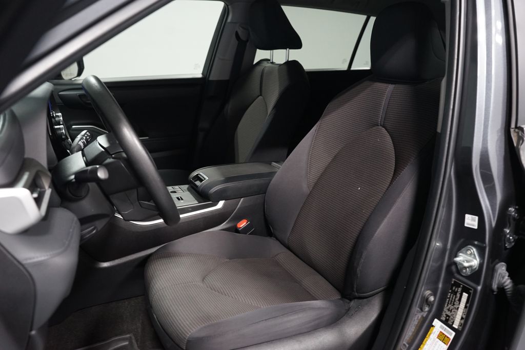 Thumbnail: 2023 Toyota Highlander - 26