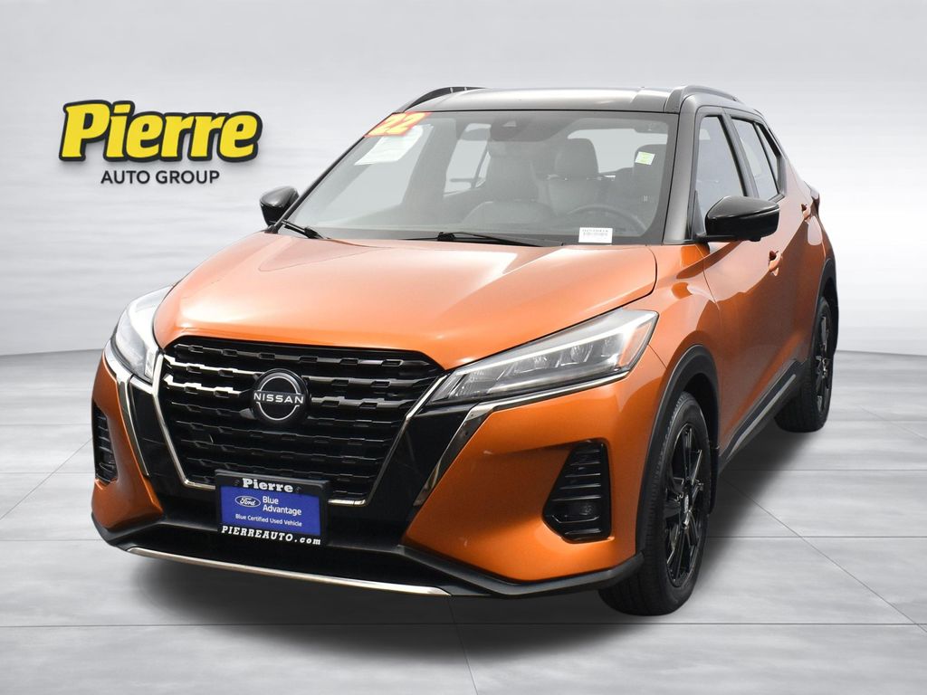 Monarch Orange Metallic/Super Black 2022 Nissan Kicks SR FWD SUV / Crossover Front-Wheel Drive Continuously Variable Transmission