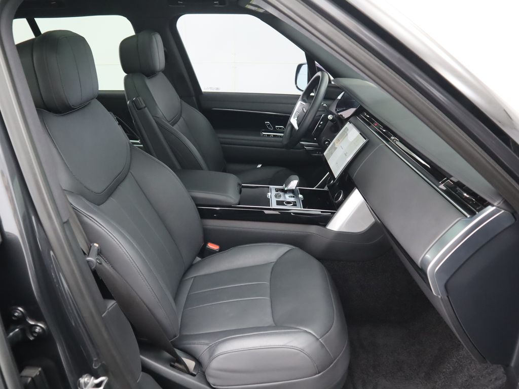 Thumbnail: 2023 Land Rover Range Rover - 21