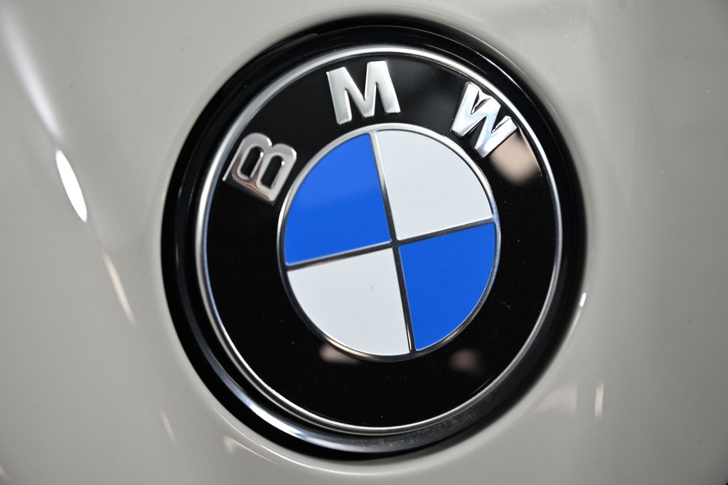 Thumbnail: 2026 BMW iX - 13