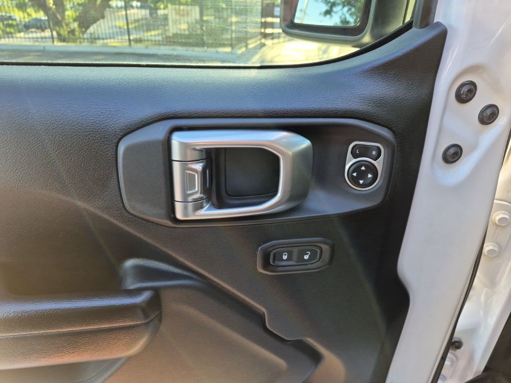 Used Car 2020 Jeep Gladiator  Sport For Sale Under $30,000 In Austin, Texas