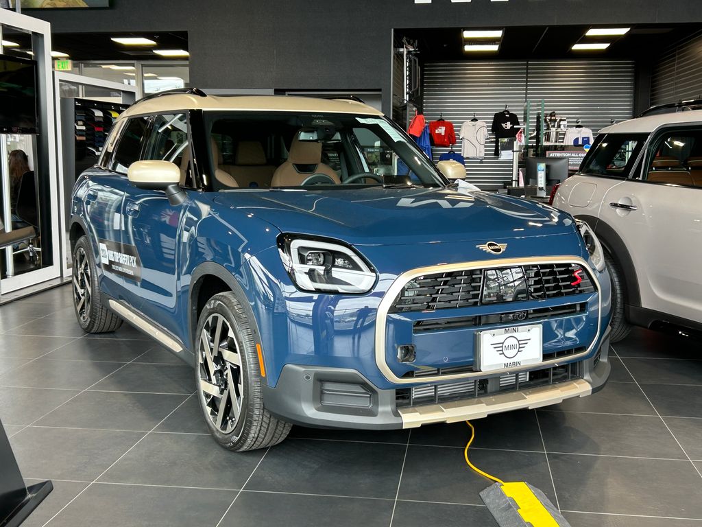 2025 MINI Cooper Countryman Iconic 7