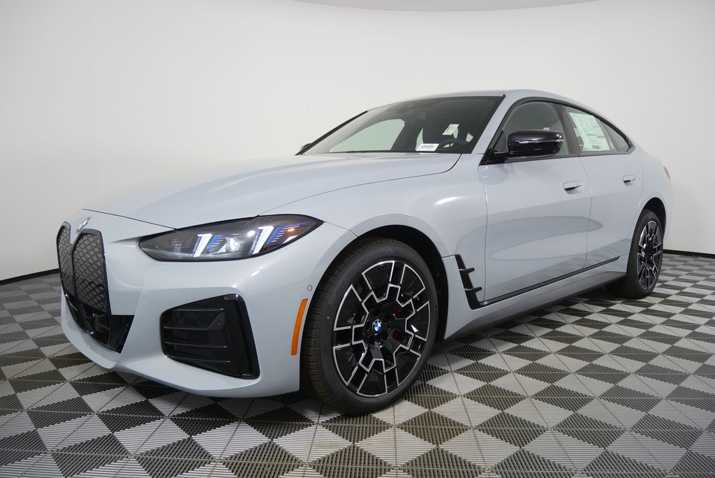 Thumbnail: 2026 BMW i4 - 7