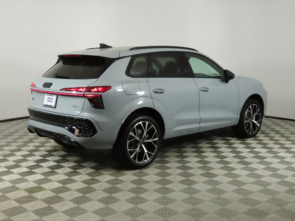 Thumbnail: 2026 Audi Q3 - 5