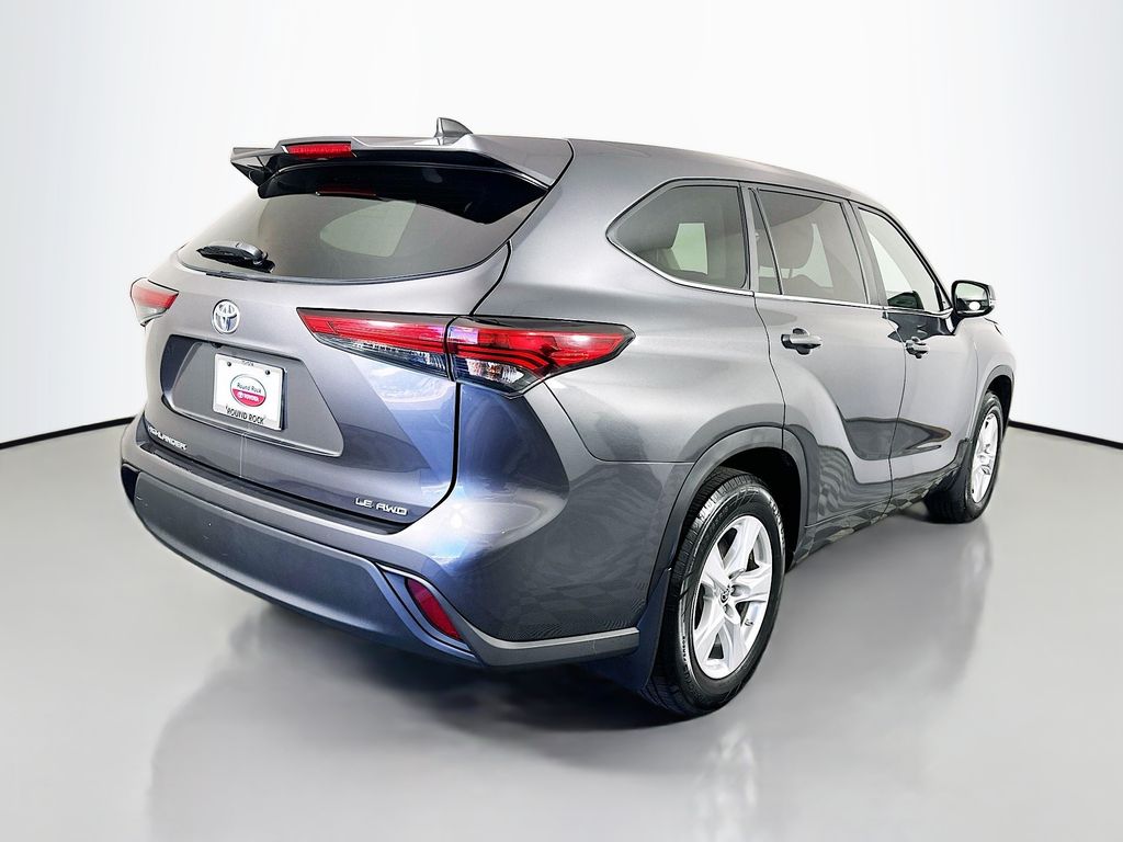 Thumbnail: 2023 Toyota Highlander - 5