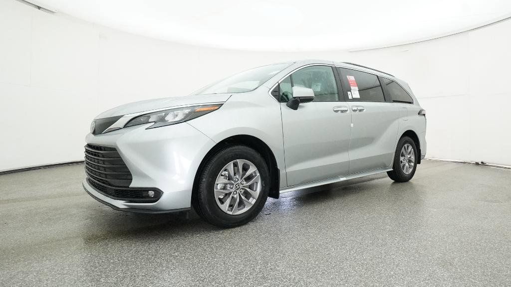 Thumbnail: 2025 Toyota Sienna - 7