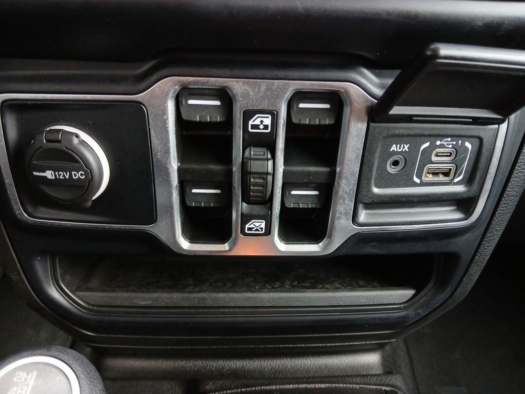 Used Car 2023 Jeep Gladiator  Texas Trail For Sale Under $35,000 In Austin, Texas