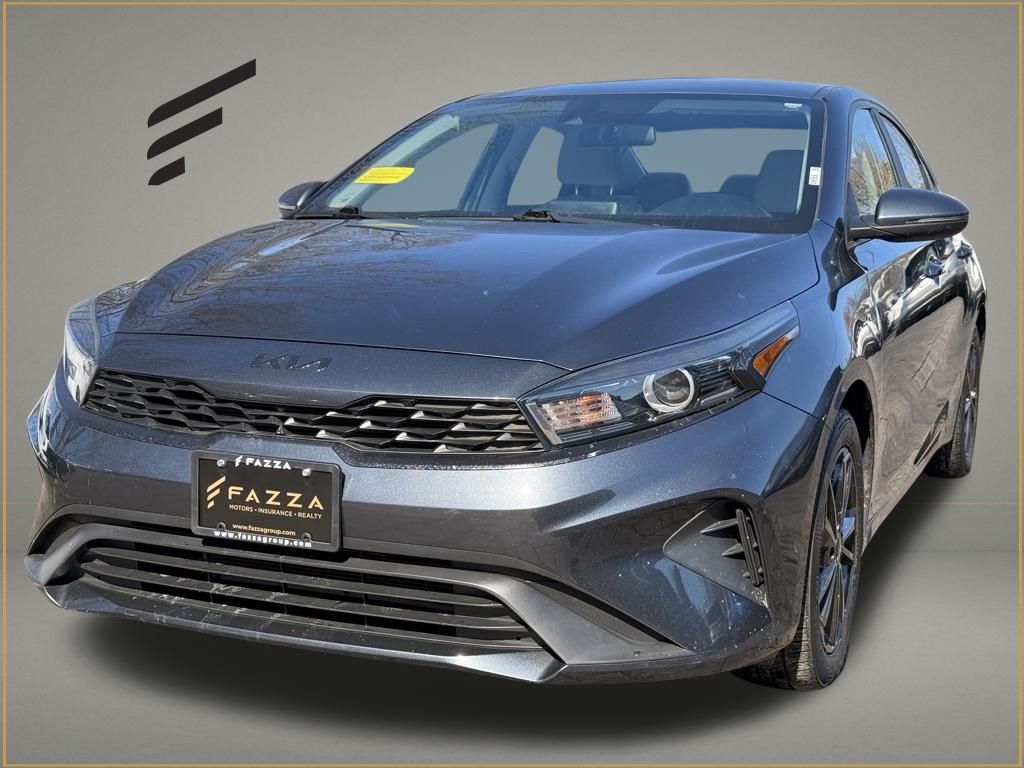 Gravity Gray 2022 Kia Forte Sedan Front-Wheel Drive Continuously Variable Transmission