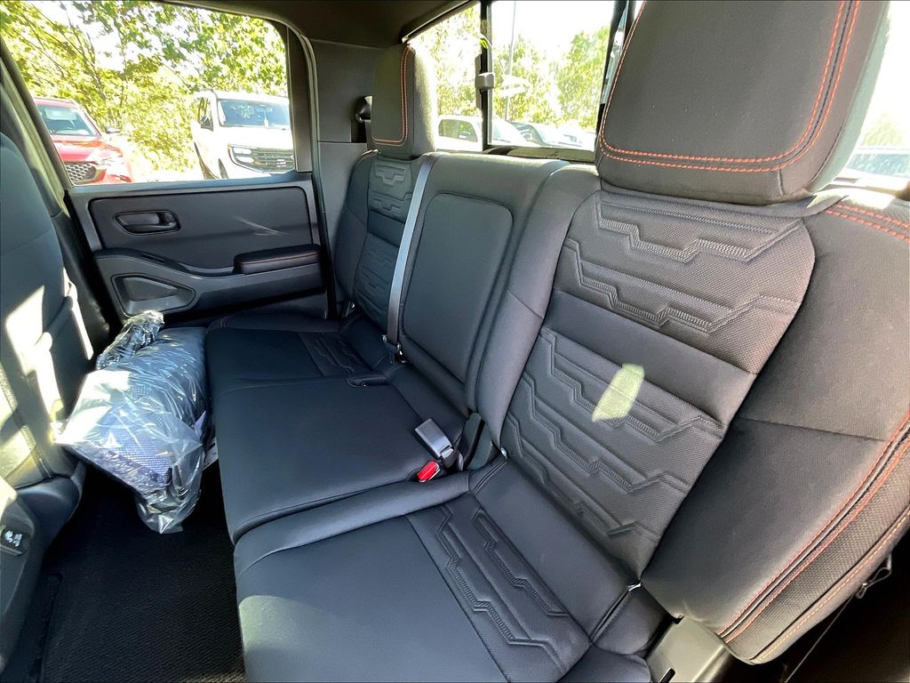 2026 Nissan Frontier — photo 14