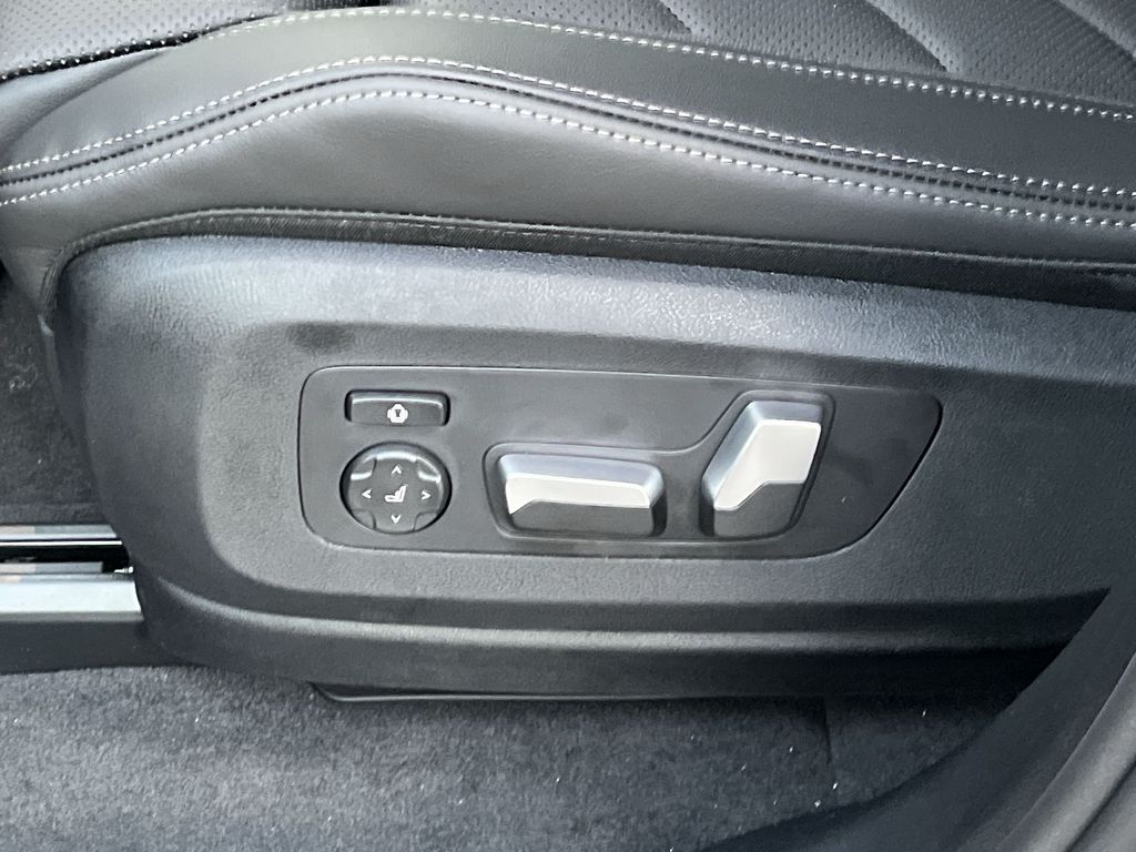 Thumbnail: 2026 BMW X5 - 12