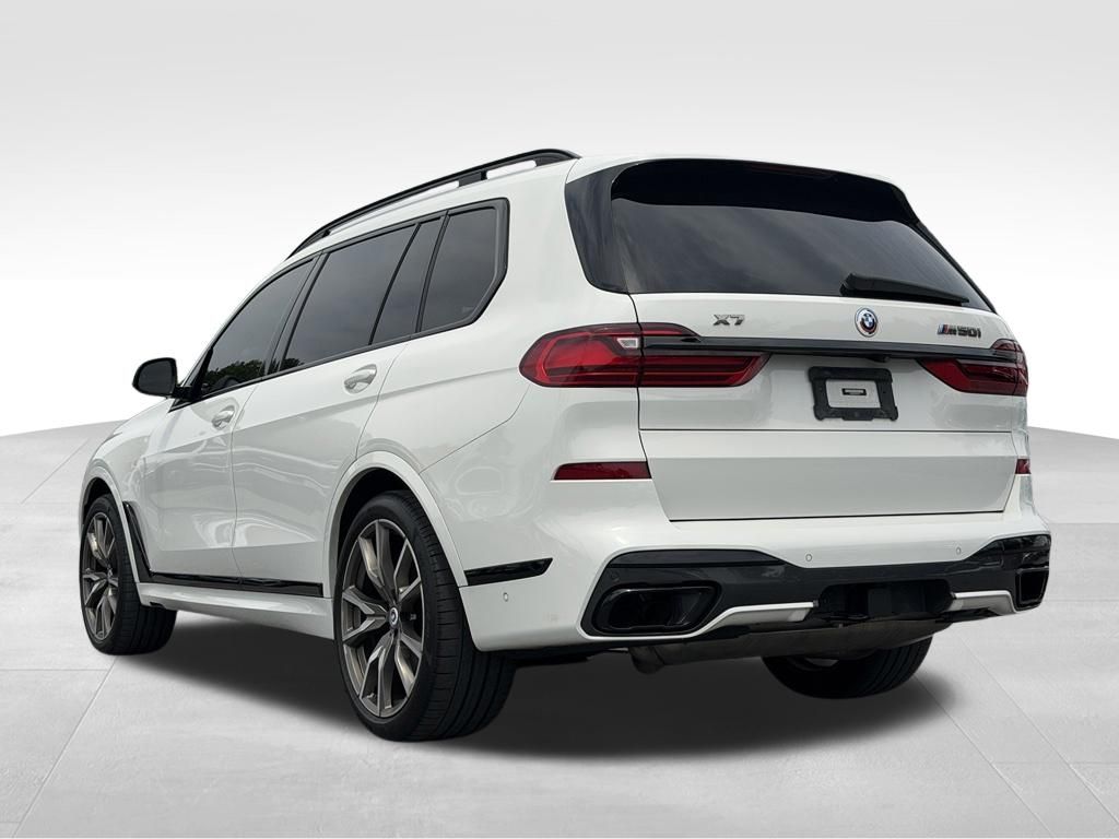 2022 BMW X7 M50i