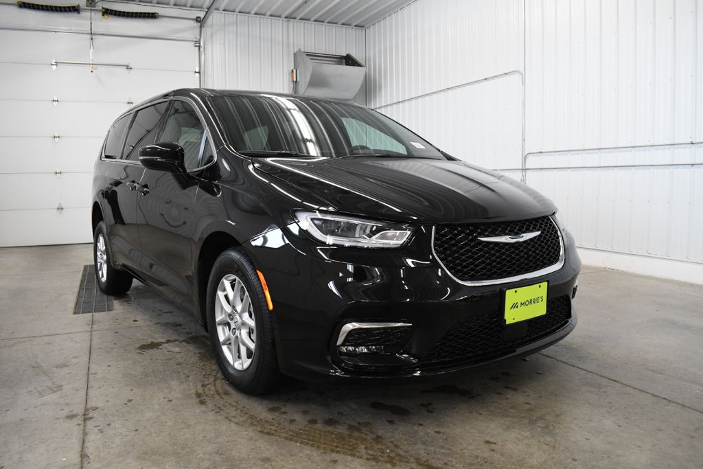 Used 2026 Black Chrysler Select image 14