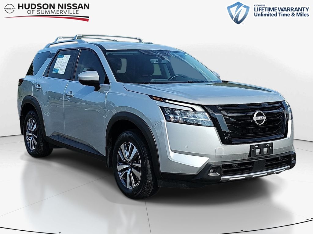 Brilliant Silver Metallic 2023 Nissan Pathfinder SUV / Crossover Front-Wheel Drive 9-Speed Automatic