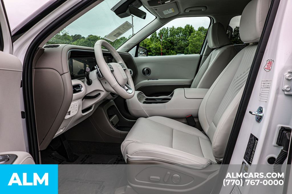Used 2026 White Hyundai SEL image 18
