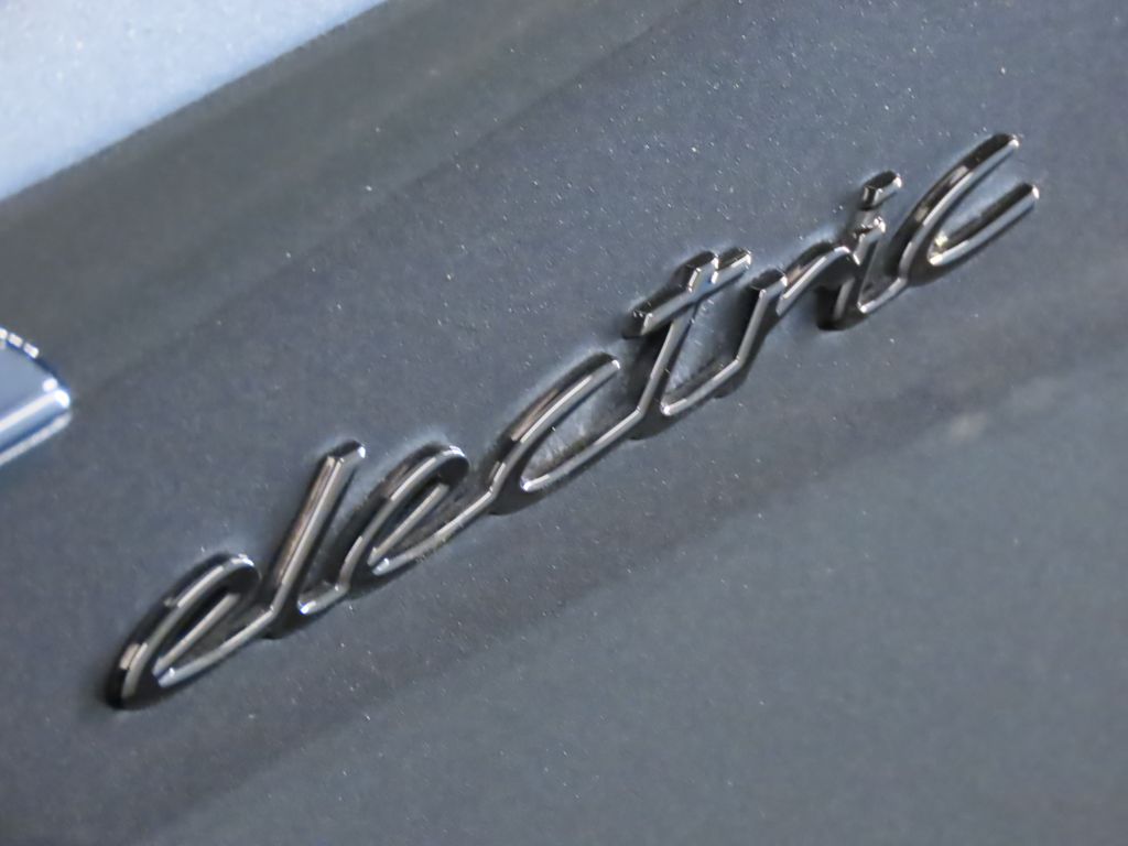 Thumbnail: 2020 Porsche Taycan - 13