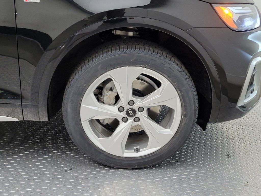 Thumbnail: 2023 Audi Q5 - 12