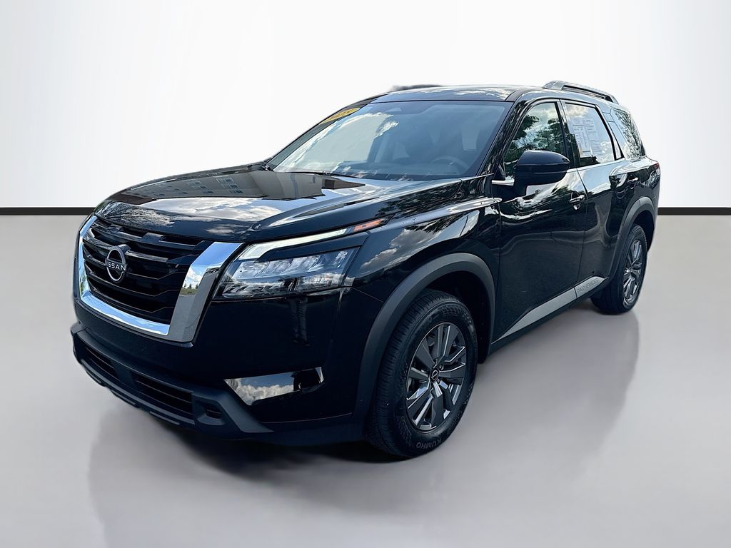 View vehicle photo 3