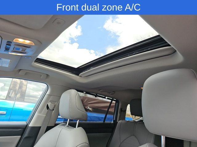 2023 Toyota Highlander XLE - Photo 7