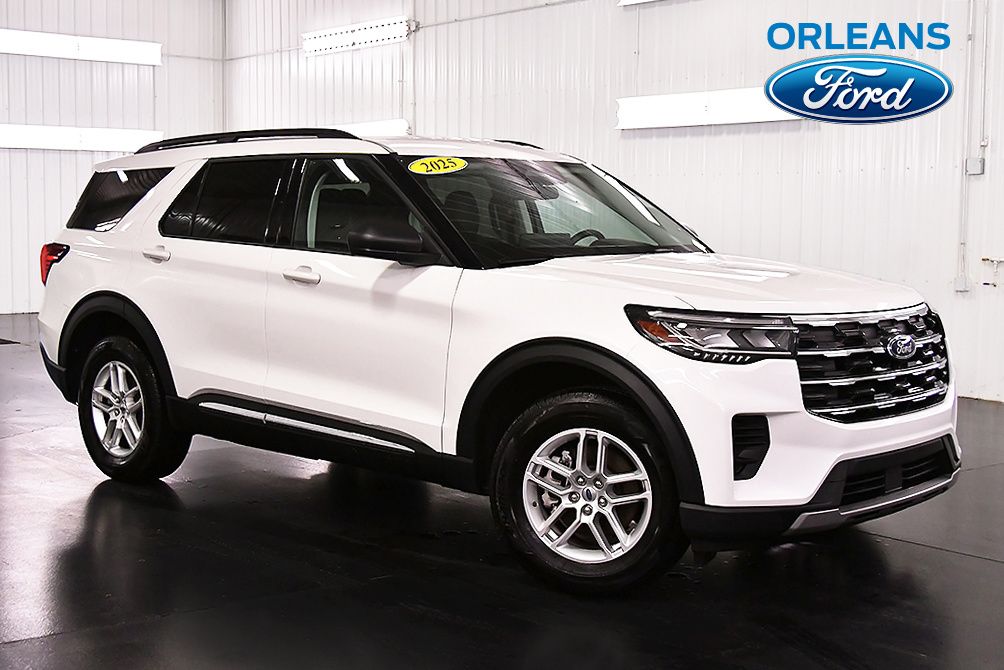 Star White Metallic Tri-Coat 2025 Ford Explorer Active AWD SUV / Crossover All-Wheel Drive Automatic