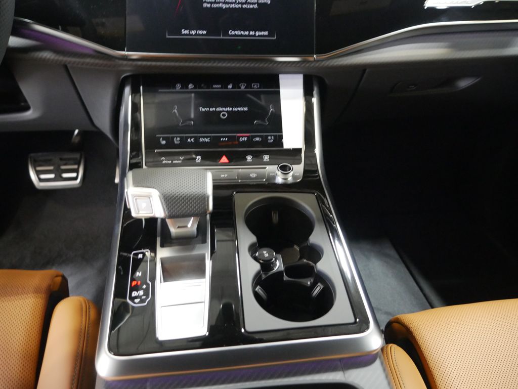 Thumbnail: 2026 Audi RS Q8 - 30