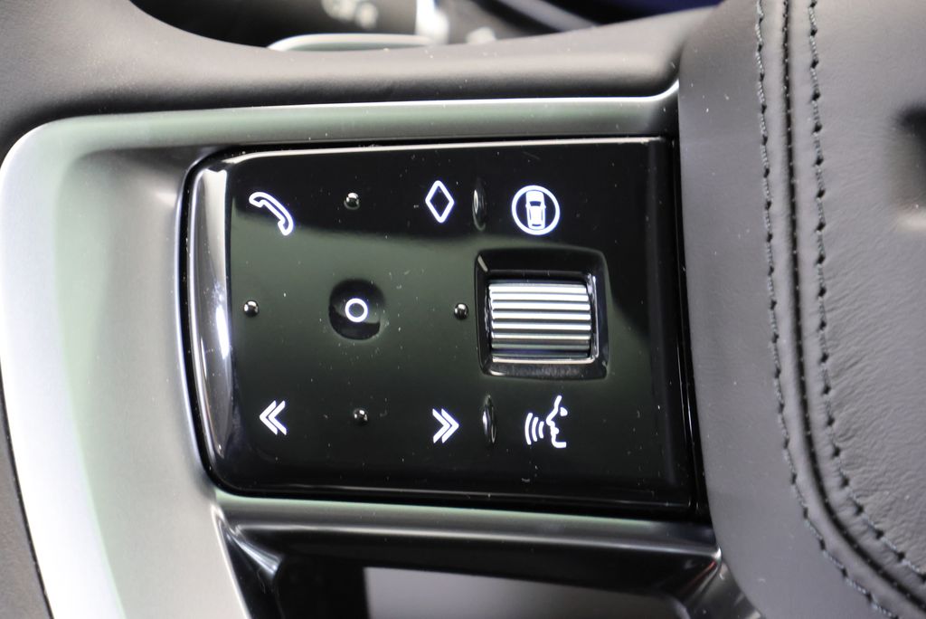 Thumbnail: 2026 Land Rover Range Rover - 18