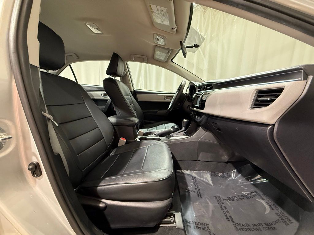 Thumbnail: 2015 Toyota Corolla - 19