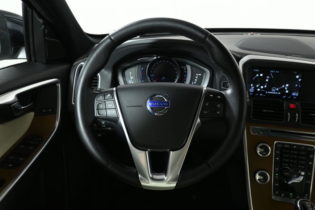 Thumbnail: 2016 Volvo XC60 - 19