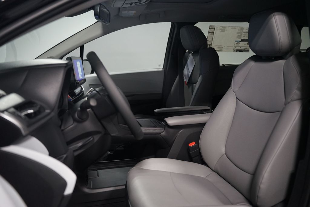 Thumbnail: 2025 Toyota Sienna - 13