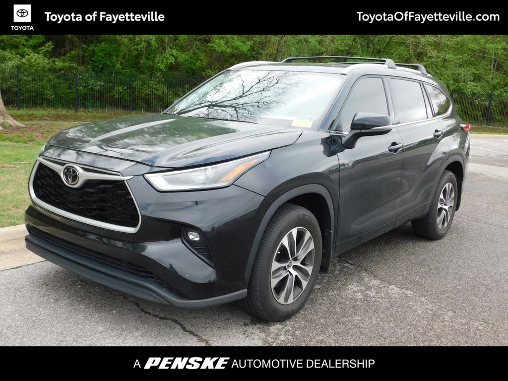 2021 Toyota Highlander XLE -
                Fayetteville, AR