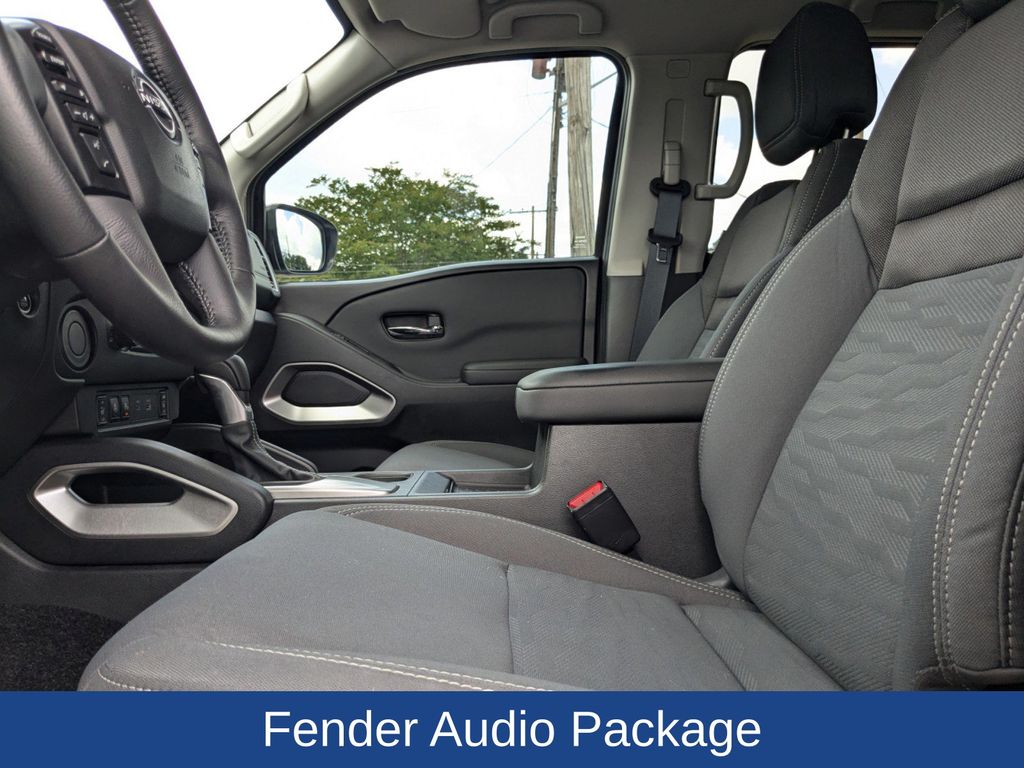 2024 Nissan Frontier SV