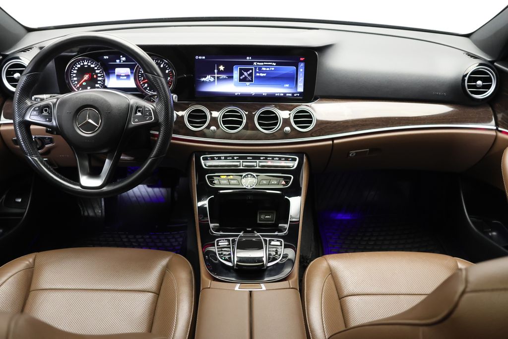 Thumbnail: 2018 Mercedes-Benz E-Class - 32