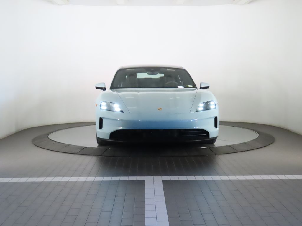 Thumbnail: 2025 Porsche Taycan - 10