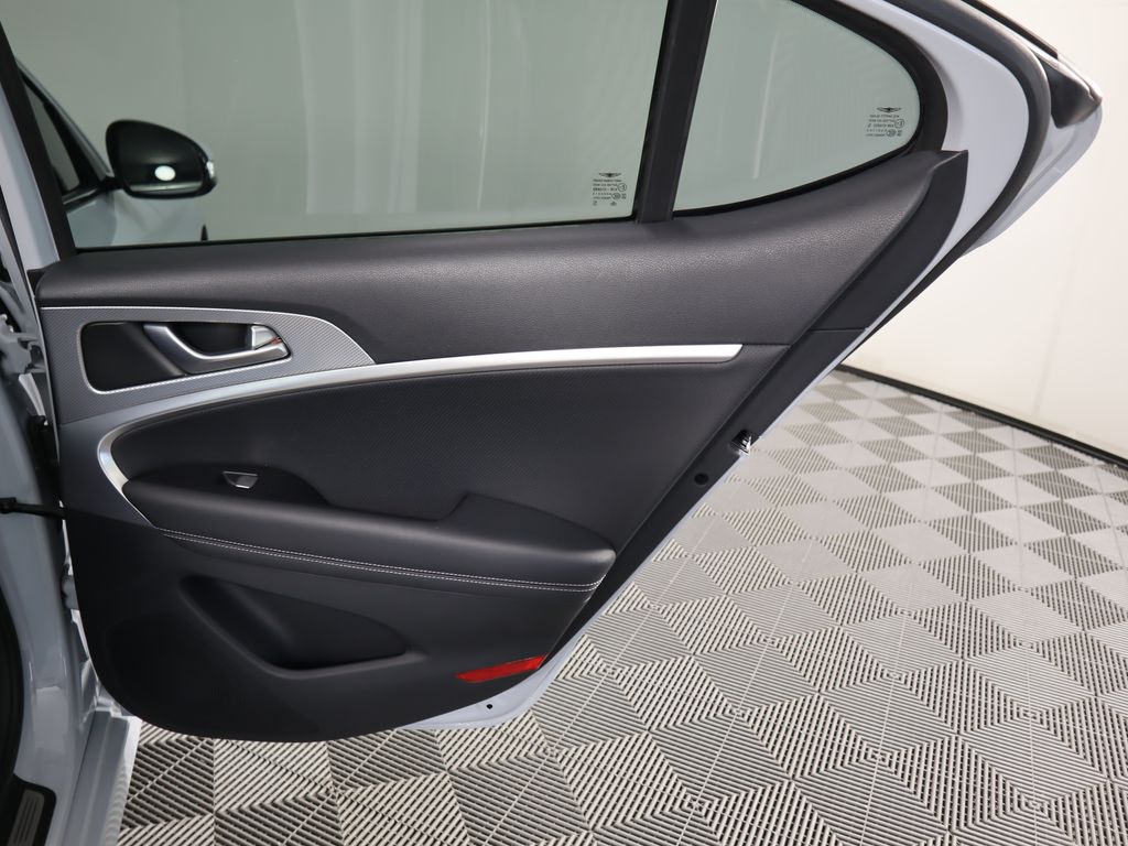 Thumbnail: 2022 Genesis G70 - 28