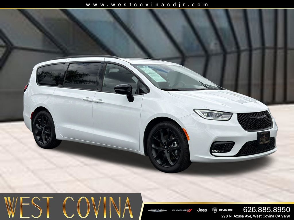 Bright White Clearcoat 2026 Chrysler Pacifica Limited FWD Minivan Front-Wheel Drive 9-Speed Automatic
