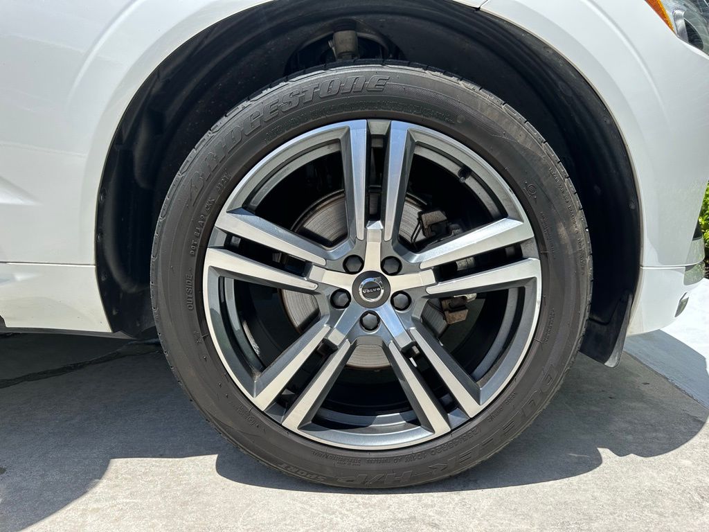 Thumbnail: 2021 Volvo XC60 - 32