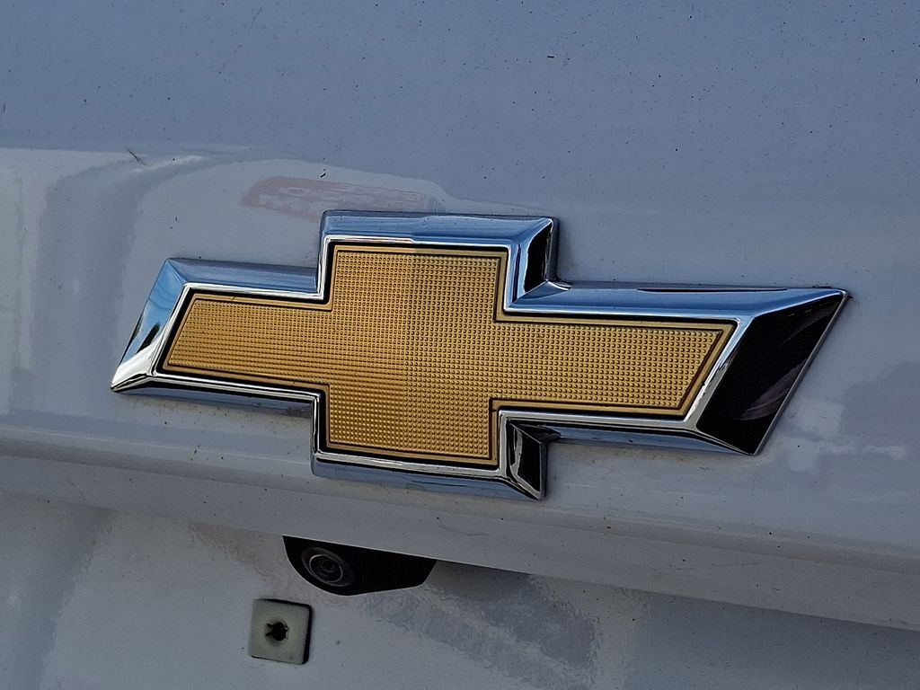 2023 Chevrolet Equinox Premier White at Carlisle Cadillac Buick GMC